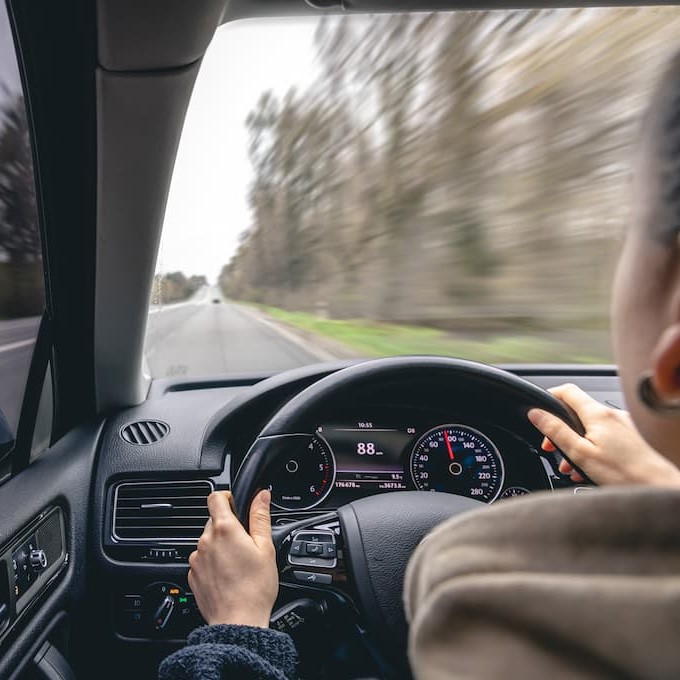 Conoce los límites de velocidad vigentes en Colombia 2023
