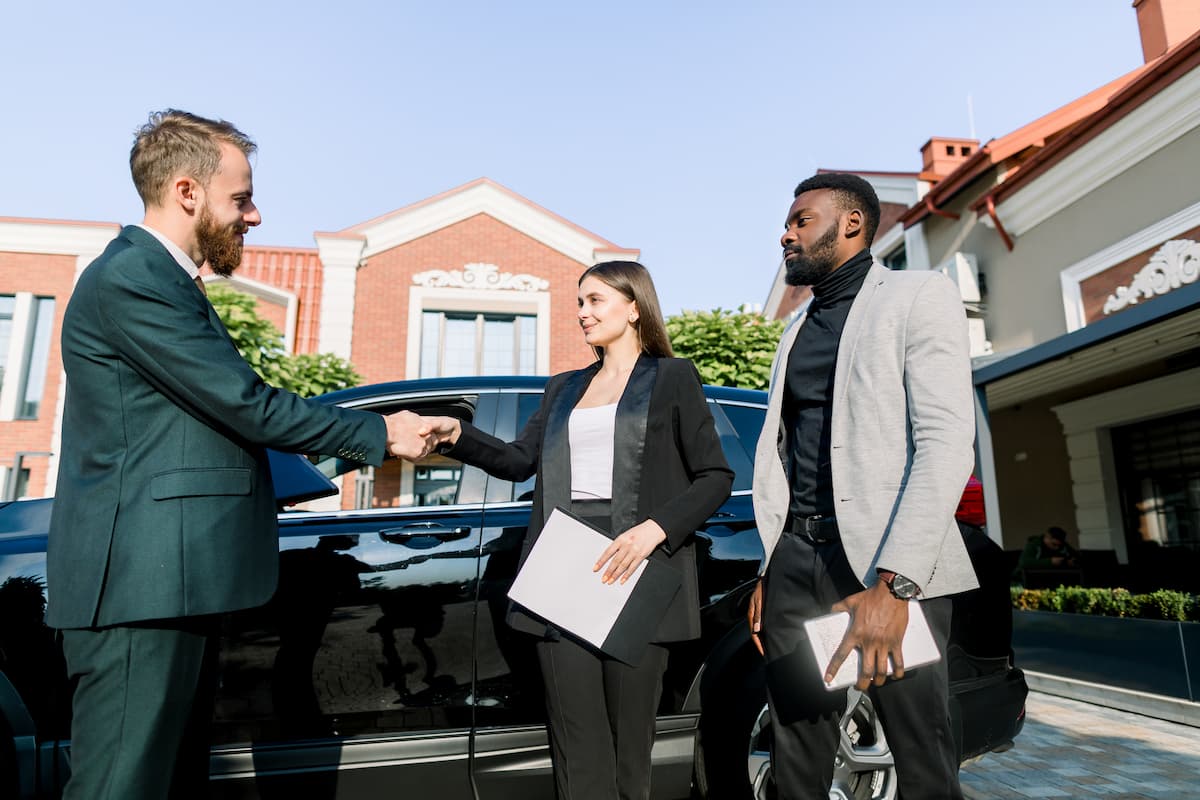 ¿Vas a vender, comprar o asegurar tu carro? ¡Primero consulta la Guía Fasecolda!