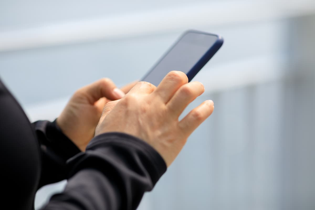 Movilidad en Colombia: el reto que está vaciando tu bolsillo (y cómo evitarlo con LeoncyApp)